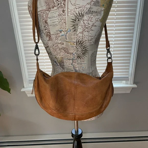 Latico Callie Crossbody - Picture 7 of 9